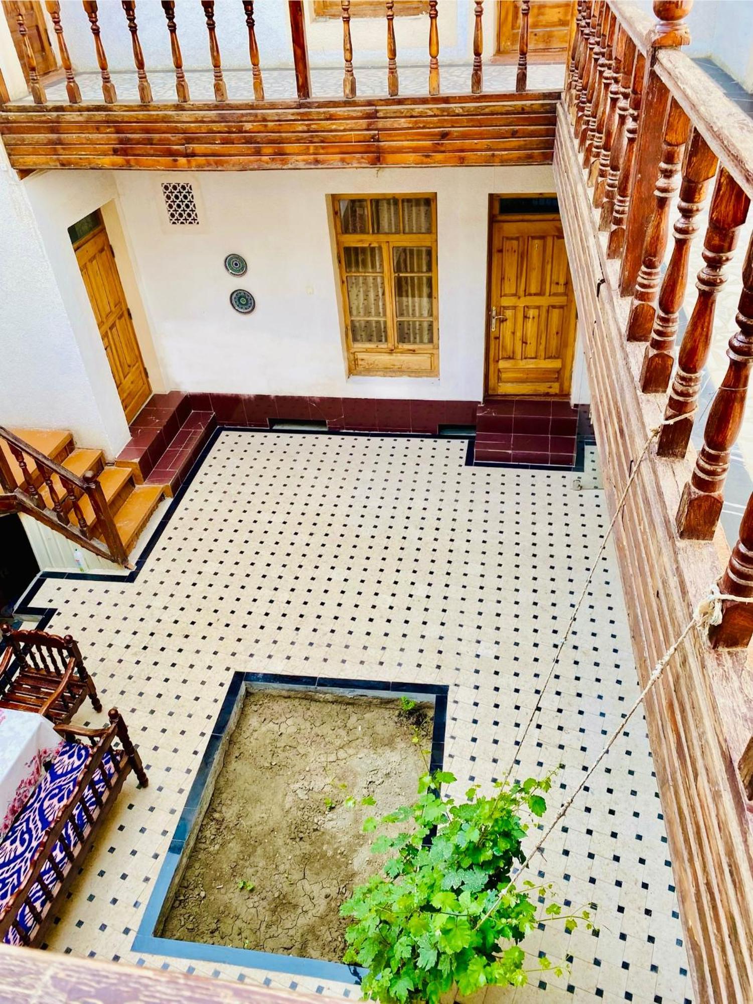 Antique Hotel In Old Town Bukhara Exterior foto